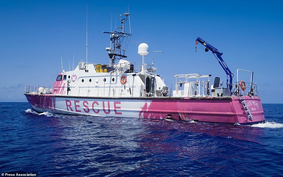 Banksy-funded refugee rescue boat stranded at sea - Refugees, Refugees in the EU, Banksy, Longpost, Mediterranean Sea, Malta