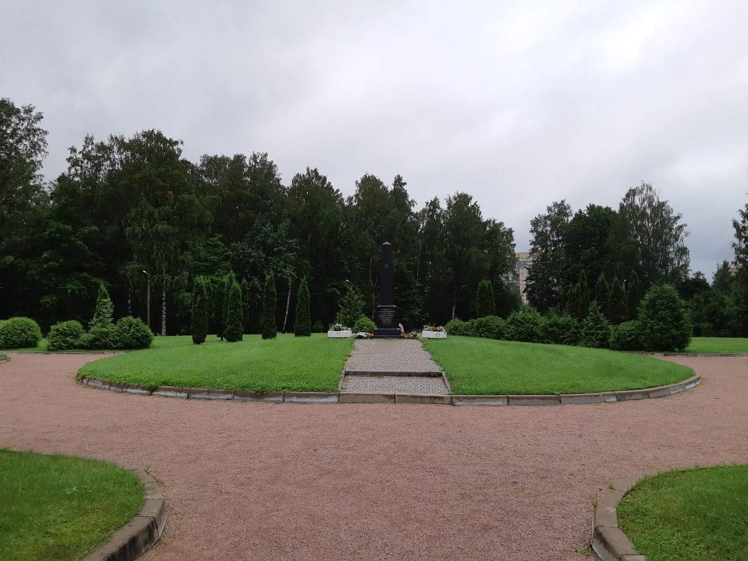 Theological cemetery. A couple of attractions - My, The photo, Saint Petersburg, Monument, Viktor Tsoi, Mass grave, Longpost