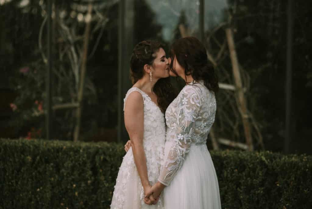 Подружки невесты оказались лесбиянками (20 фотографий)