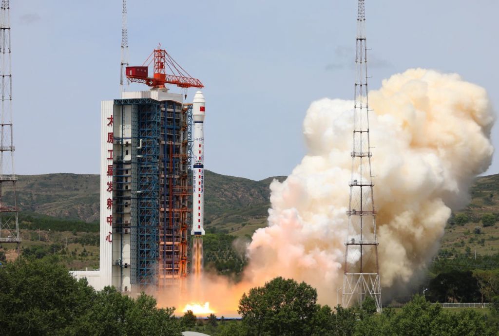 The launch of the Chinese satellite Gaofen-02C into orbit ended in the loss of the device - China, Satellite, Running, Rocket launch