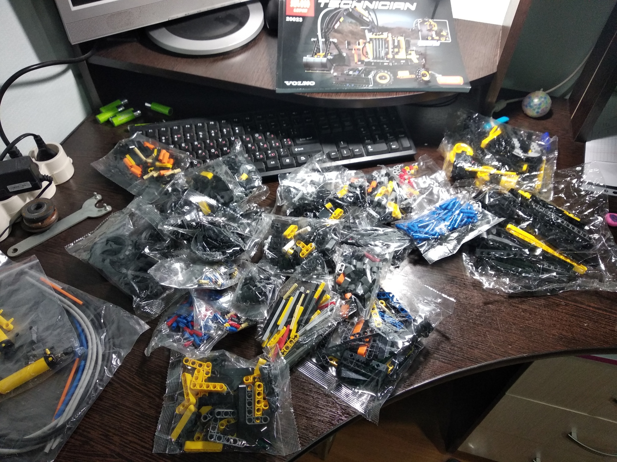 Volvo excavator, day 1 - My, Lego technic, Lego, Analogue, Longpost