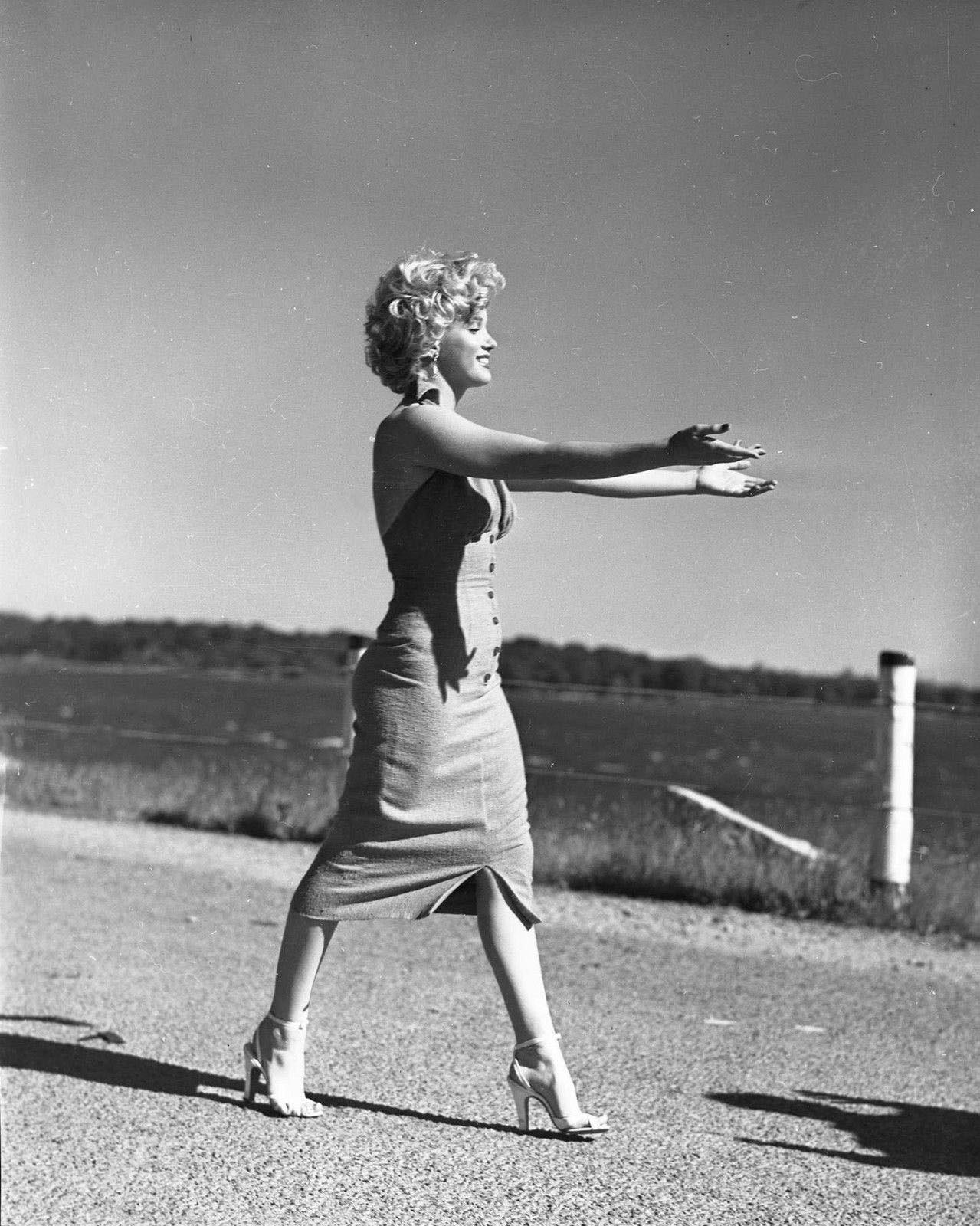 Film Niagara 1953 (XXXVI) Cycle Magnificent Marilyn - 208 - Cycle, Gorgeous, Marilyn Monroe, Actors and actresses, Celebrities, Photos from filming, Movies, Hollywood, USA, Cinema, 1952, 1953, Blonde, Longpost, 20th century, Film Niagara