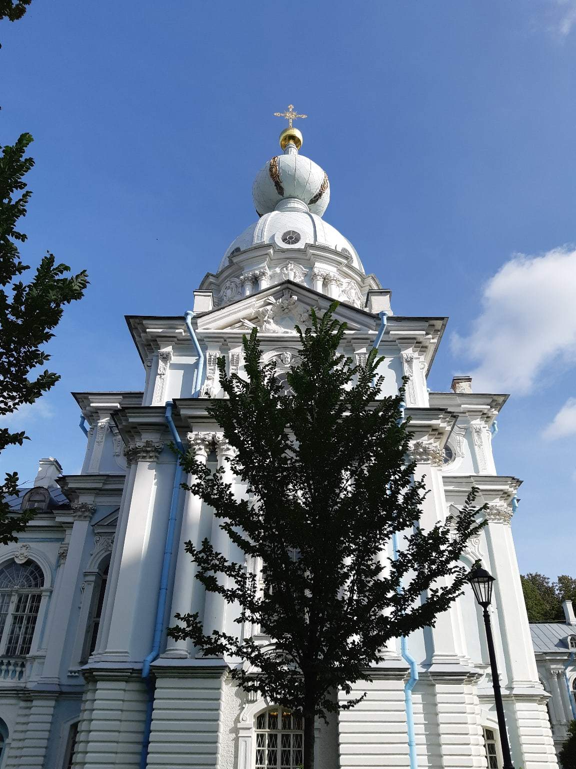 Прогулка вокруг Воскресенского Смольного собора | Пикабу