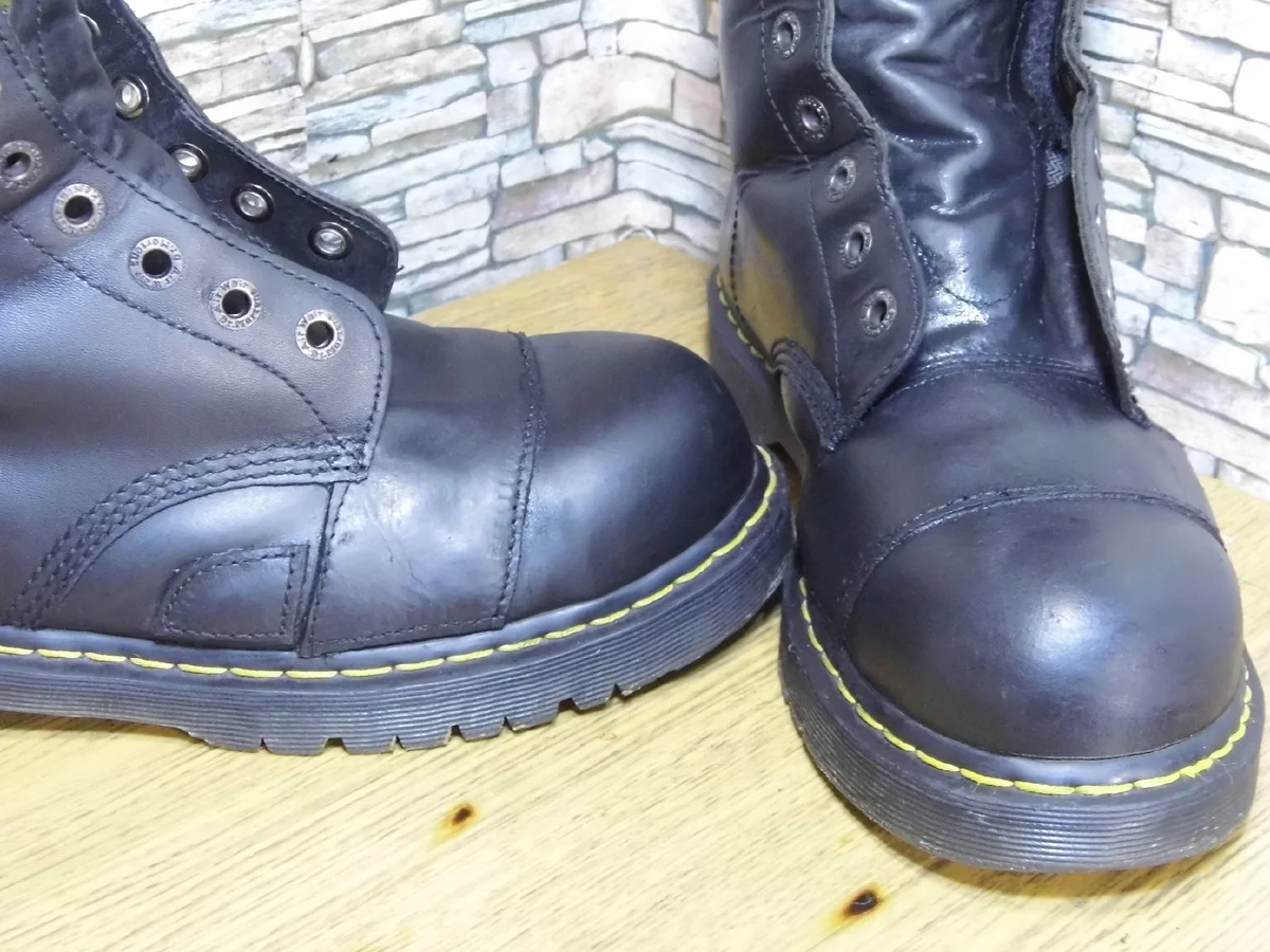 The vamp bursts in Martens boots - My, Shoe repair, Patch, Mat, Longpost, Shoes