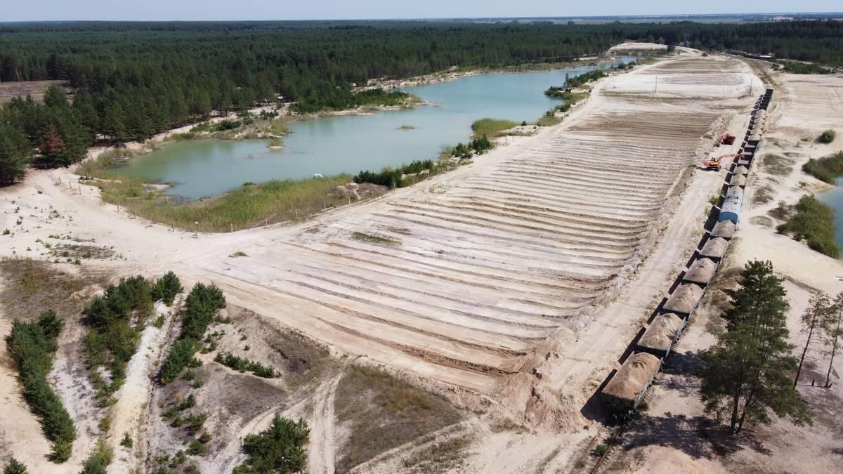 Геокешинг.  Голубое озеро, колючая проволока и экскаватор - Моё, Геокэшинг, Путешествия, Песок, Озеро, Длиннопост