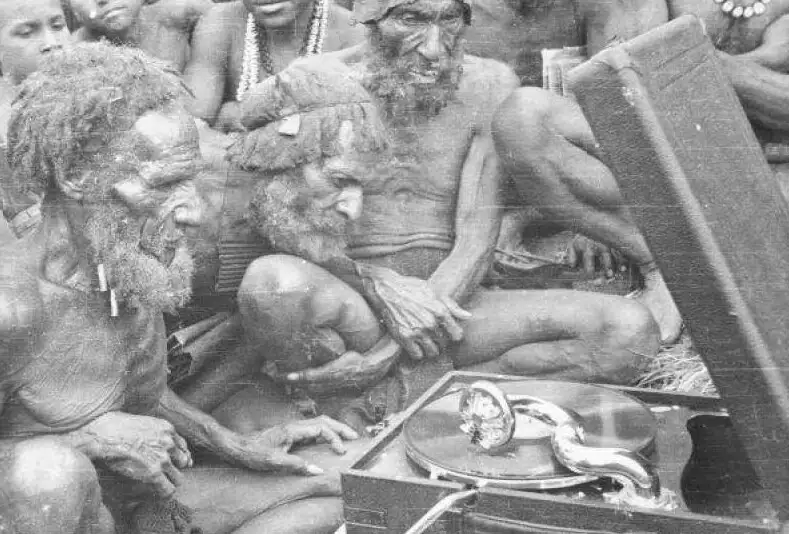 The moment when the inhabitants of New Guinea lost their entire understanding of the world around them - Story, Interesting, First meeting, Different, Civilization, Natives, Europeans, The photo, Longpost, Papua New Guinea