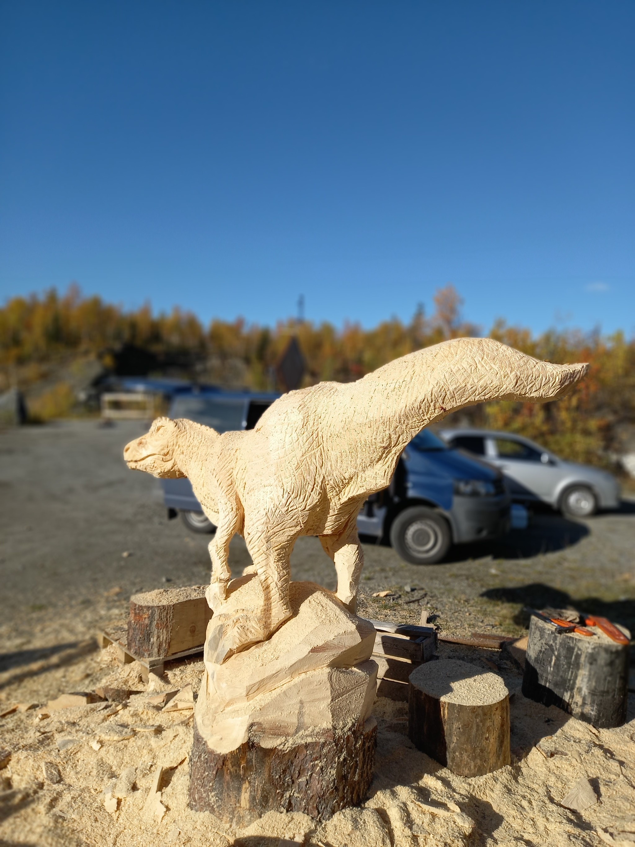 The era of dinosaurs in the Arctic. Chainsaw carving - My, Wood carving, Thread, Wood sculpture, Tree, Carving, Woodworking, The photo, Dinosaurs, Longpost, Video