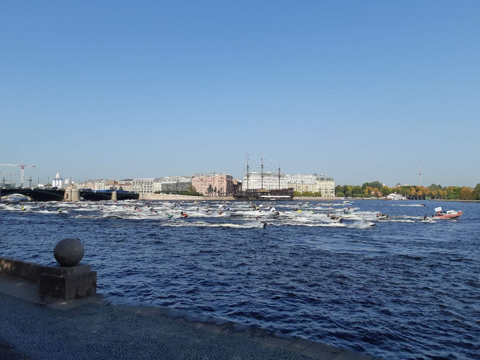 Neva River. Jet skis. St. Petersburg, September 27, 2020 - My, Jet ski, Neva River, Neva, Saint Petersburg, The photo, Tourism Day, Closing the season, Longpost