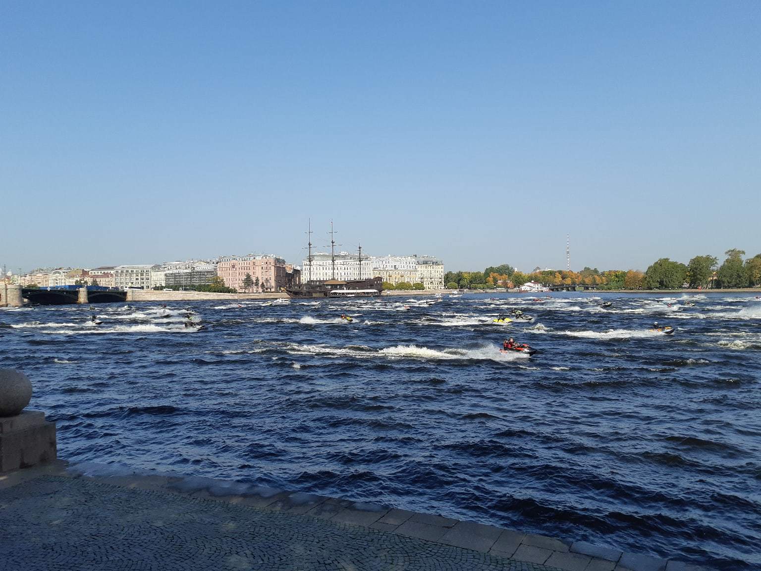 Neva River. Jet skis. St. Petersburg, September 27, 2020 - My, Jet ski, Neva River, Neva, Saint Petersburg, The photo, Tourism Day, Closing the season, Longpost