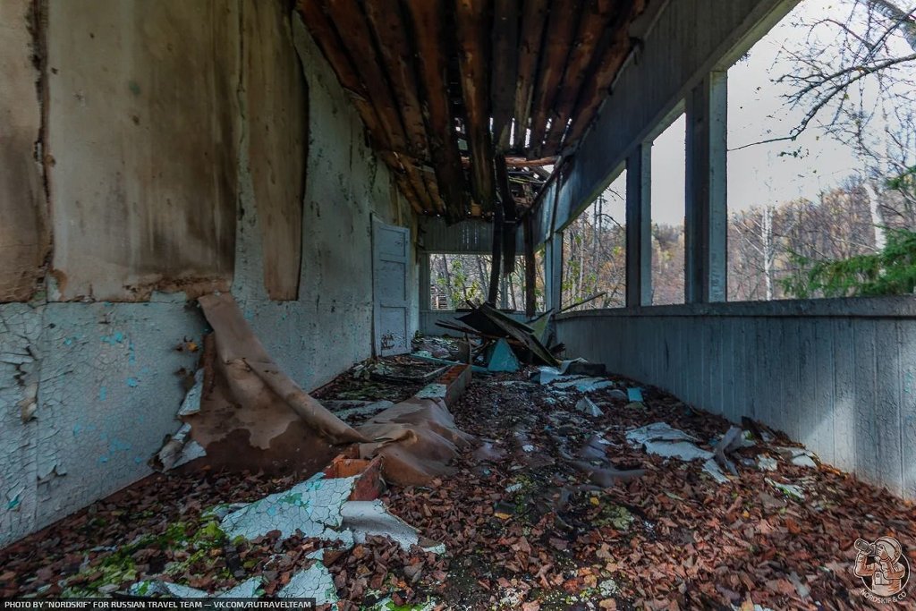 Autumn Ruins Abandoned pioneer camp in the Ural mountains - My, Urbex ural, Abandoned, Pioneer camp, Children's camp, Forest, Autumn, Ural, Longpost