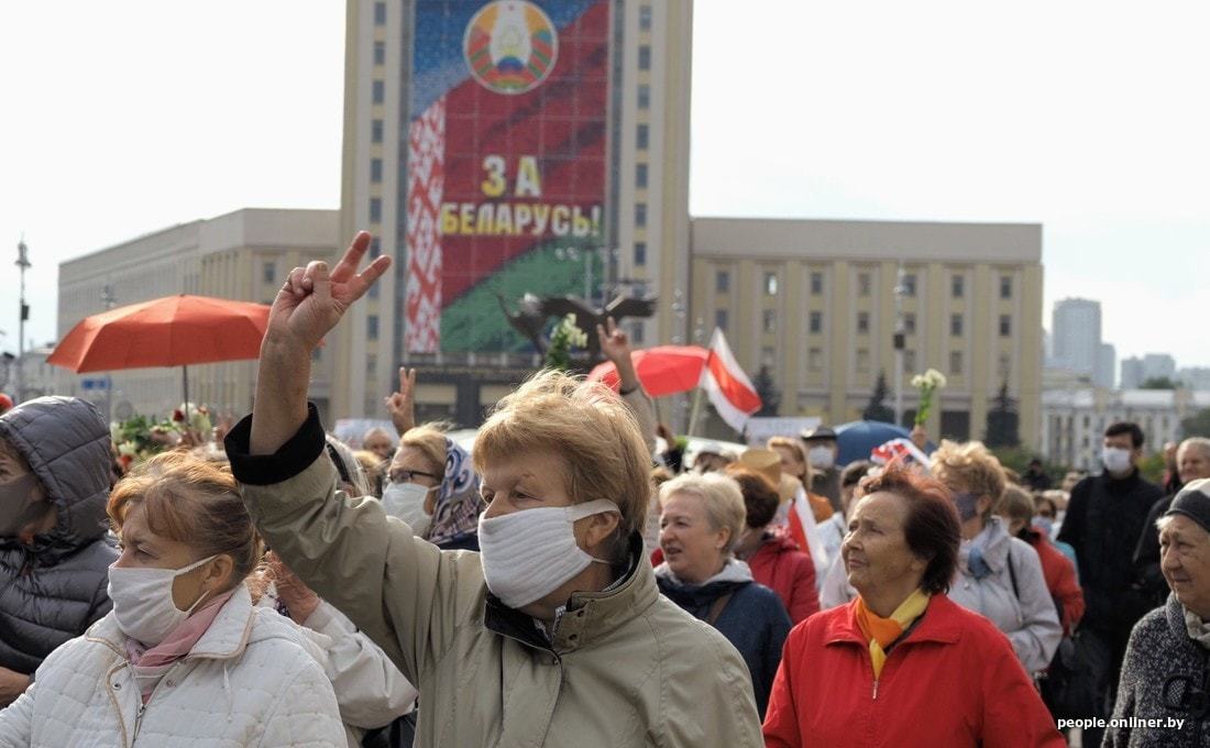 Пенсионеры собрались на площади Независимости, чтобы помитинговать — и получилось. Дошли до площади Якуба Коласа! - Политика, Республика Беларусь, Протесты в Беларуси, Митинг, Пожилые, Длиннопост, Пенсионеры