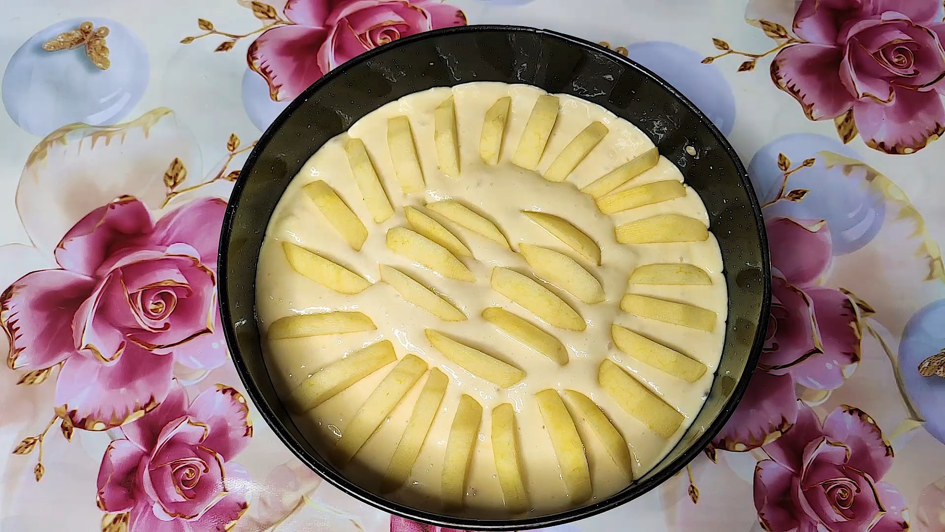 There are Three Apples! Then make an AMAZING APPLE PIE! CHARLOTTE Wasn't Standing Nearby! - My, Pie, Recipe, Bakery products, Cooking, Food, For tea, Dessert, Quickly, Yummy, Apples, Video, Longpost