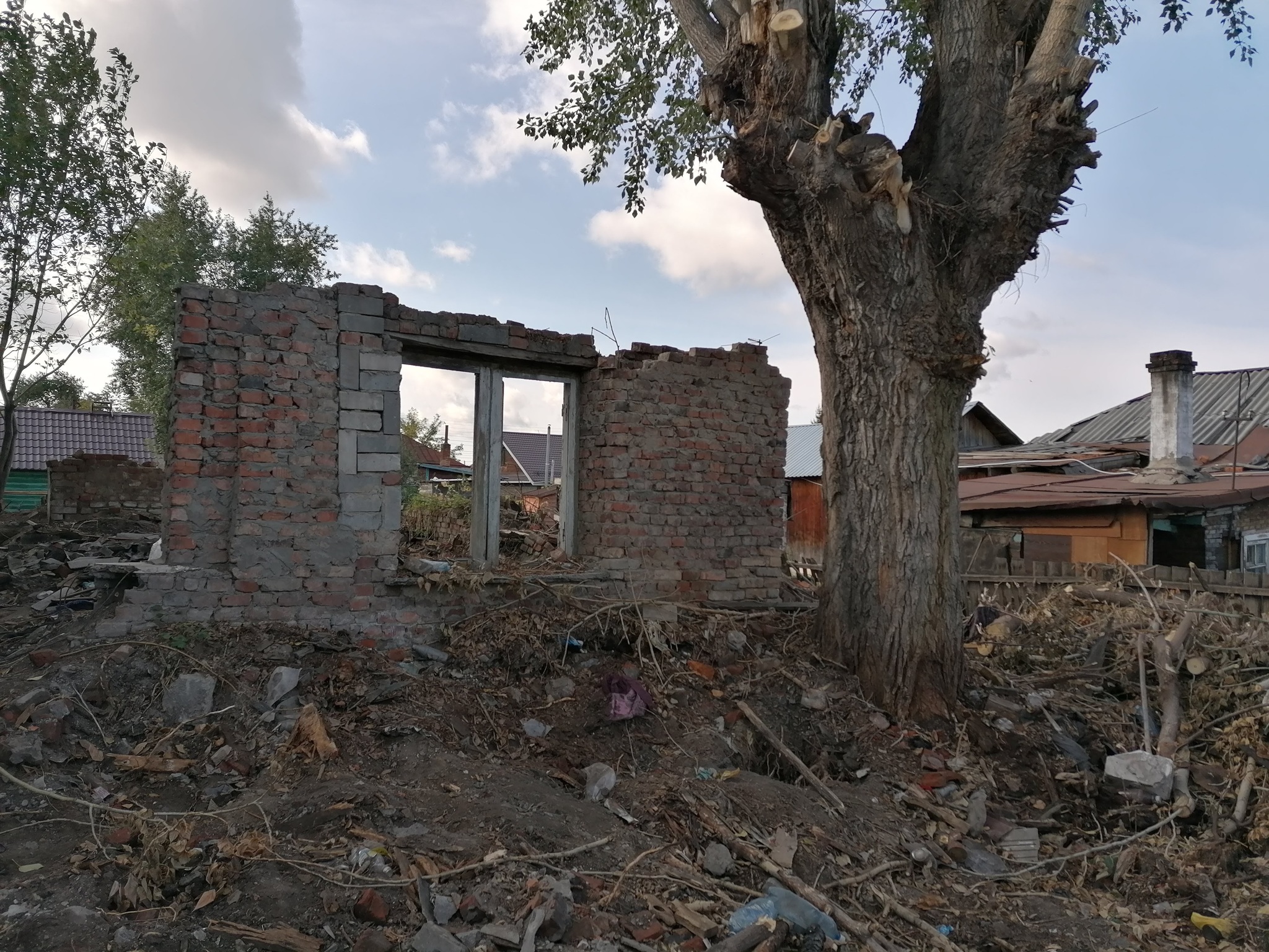 Destroyed... - My, Novosibirsk, Mobile photography, Old, Abandoned, House, Longpost