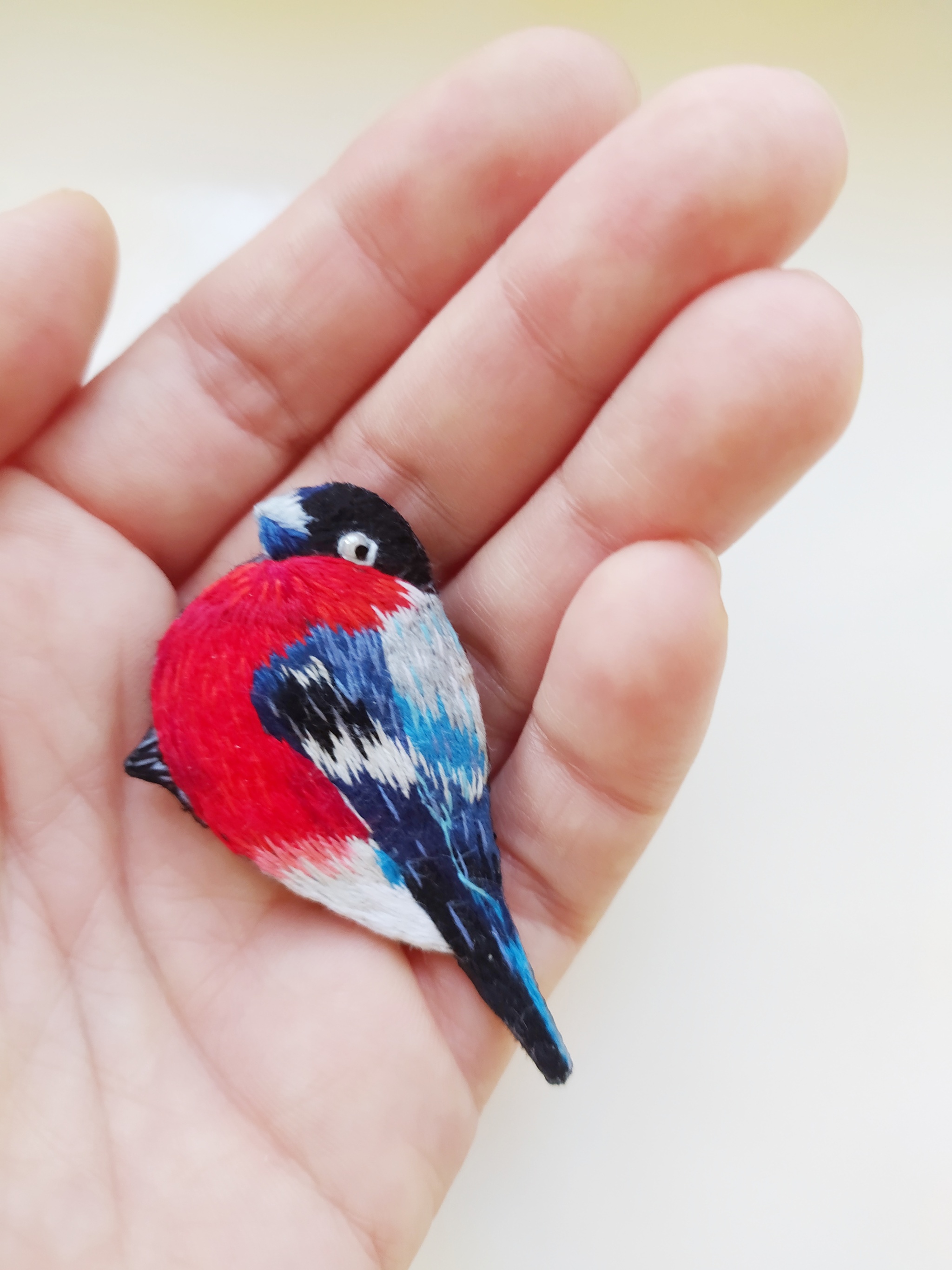 Brooch Bullfinch - My, Needlework without process, Satin stitch embroidery, Embroidery, Bullfinches, Red, Brooch, Handmade, Decoration, Birds, Floss, Longpost