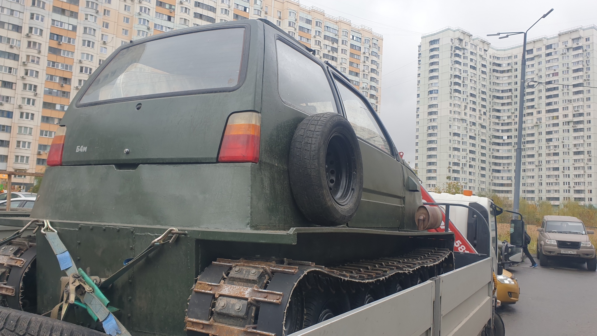 Сделал вездеход из Оки: самодельный болотоход с полным приводом