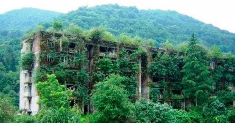 Ghost town of Tkvarcheli - Tkvarcheli, Abandoned, Urbanfact, Abkhazia, Video, Longpost