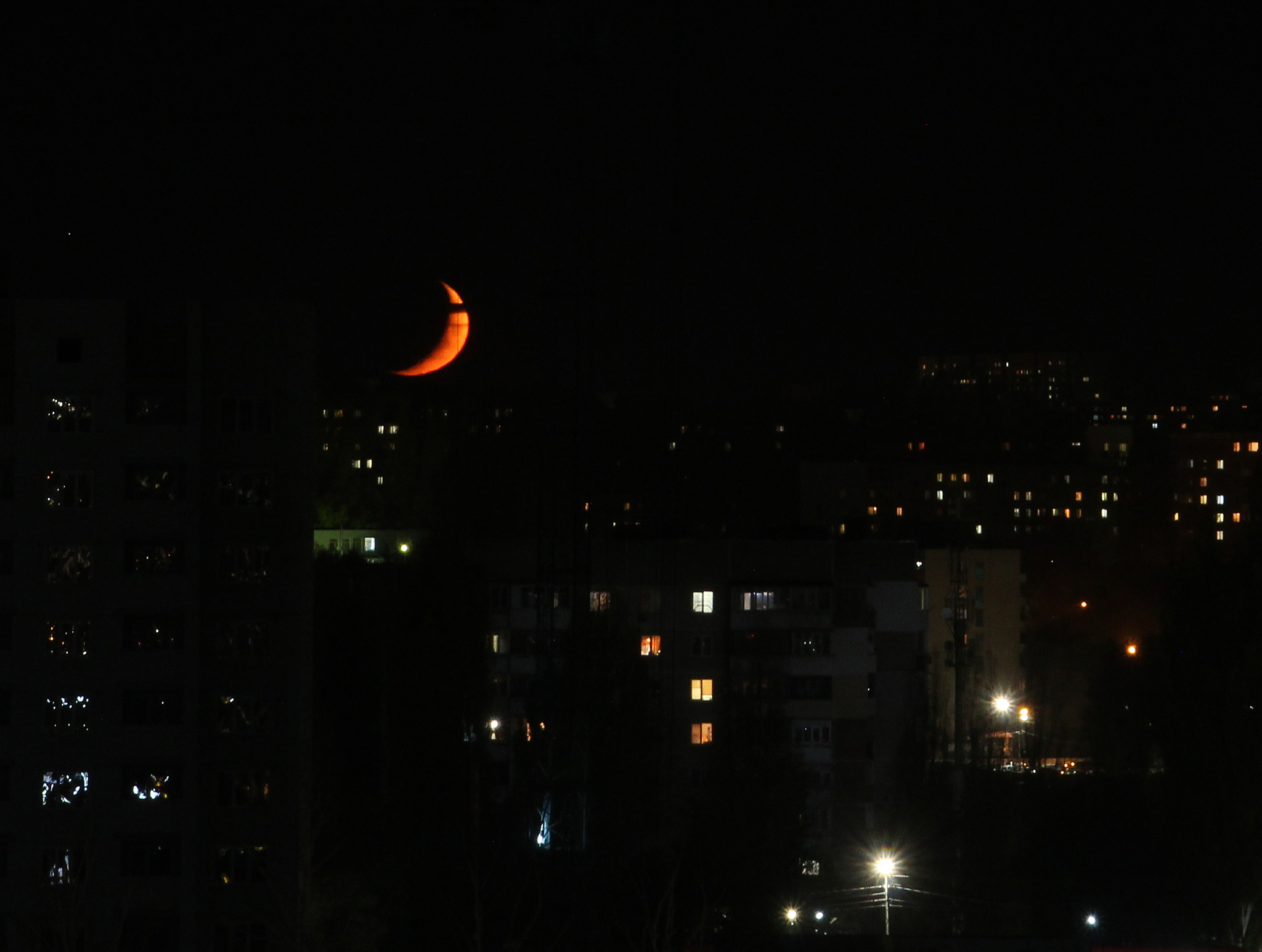 Saratov Moon sunset - My, moon, Astronomy, Saratov, The photo, Canon