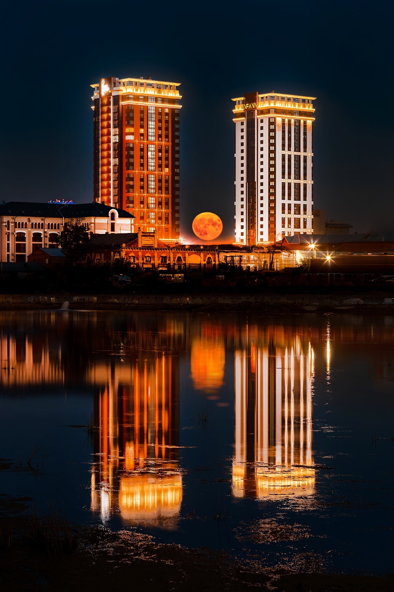 Chelyabinsk 2020 - Chelyabinsk, moon, The photo