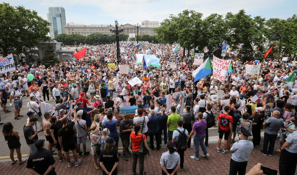 Вы – не власть, власть сидит в Белом доме, в мэрии, в администрациях