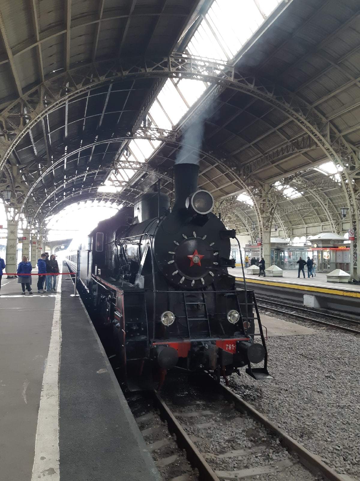 Exterior view of the traveling museum Victory Train and a little bit of Vitebsky Station in St. Petersburg - My, Vitebsk railway station, Saint Petersburg, A train, The photo, Railway station, Longpost