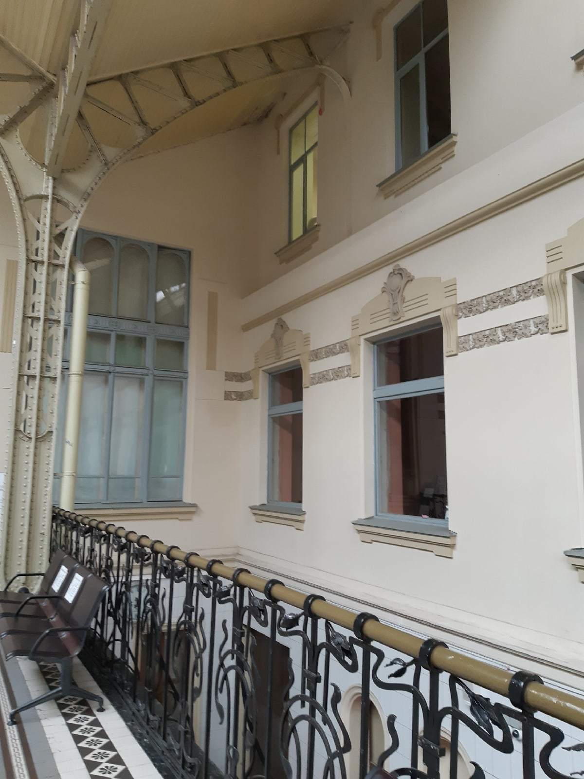 Exterior view of the traveling museum Victory Train and a little bit of Vitebsky Station in St. Petersburg - My, Vitebsk railway station, Saint Petersburg, A train, The photo, Railway station, Longpost