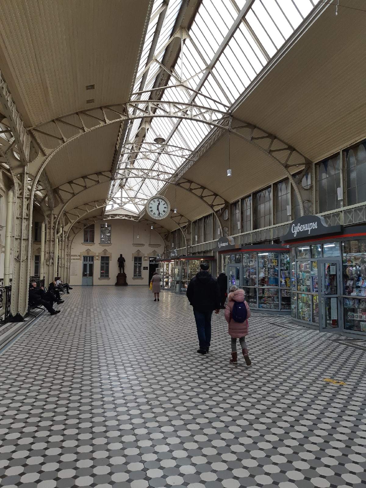 Exterior view of the traveling museum Victory Train and a little bit of Vitebsky Station in St. Petersburg - My, Vitebsk railway station, Saint Petersburg, A train, The photo, Railway station, Longpost