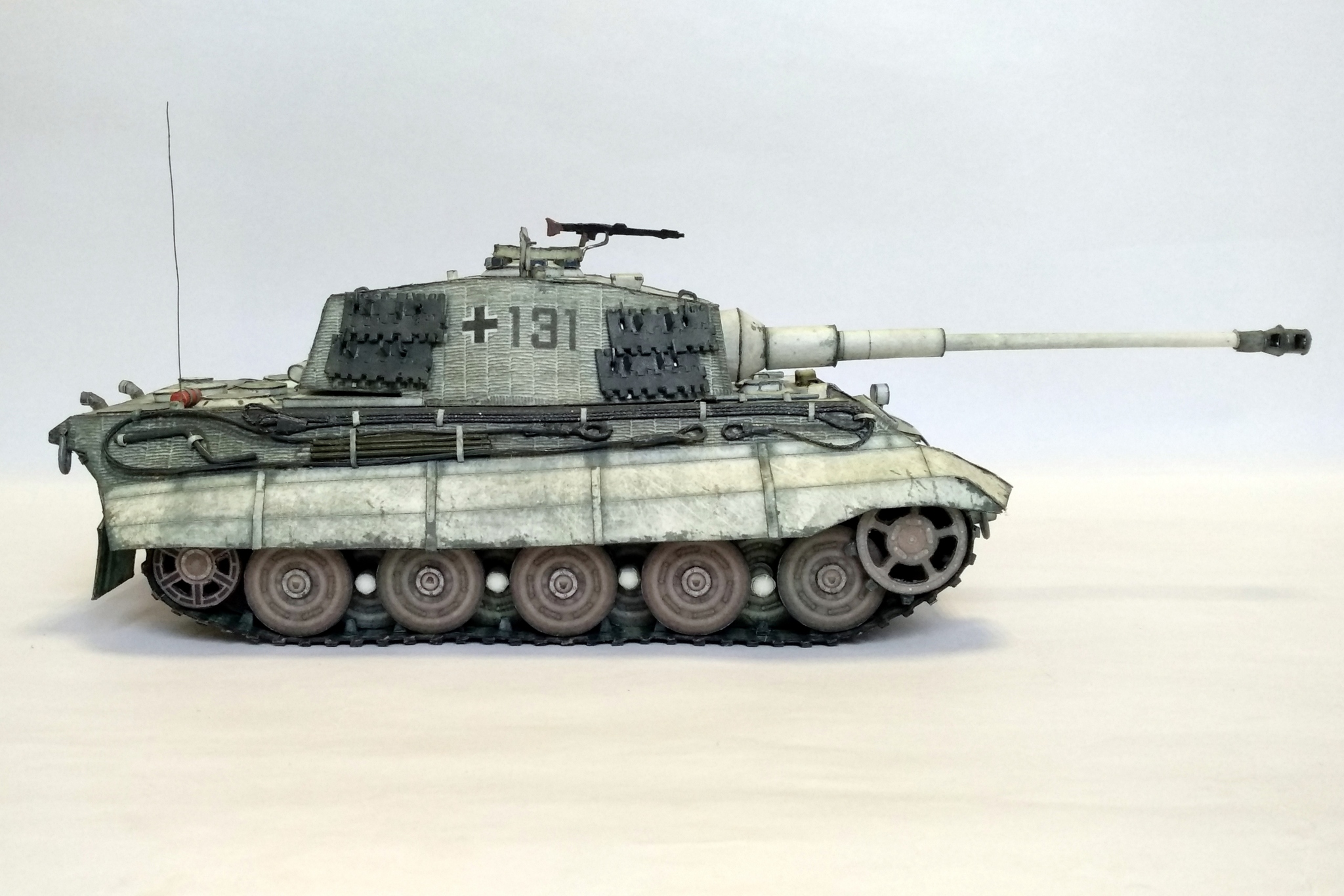 Panzerkampfwagen VI Ausf. B  Henshel turret. из бумаги. Зимний камуфляж. масштаб 1:35 от Hardcraft - Моё, Моделизм, Стендовый моделизм, Картонные модели, Tiger II, Длиннопост