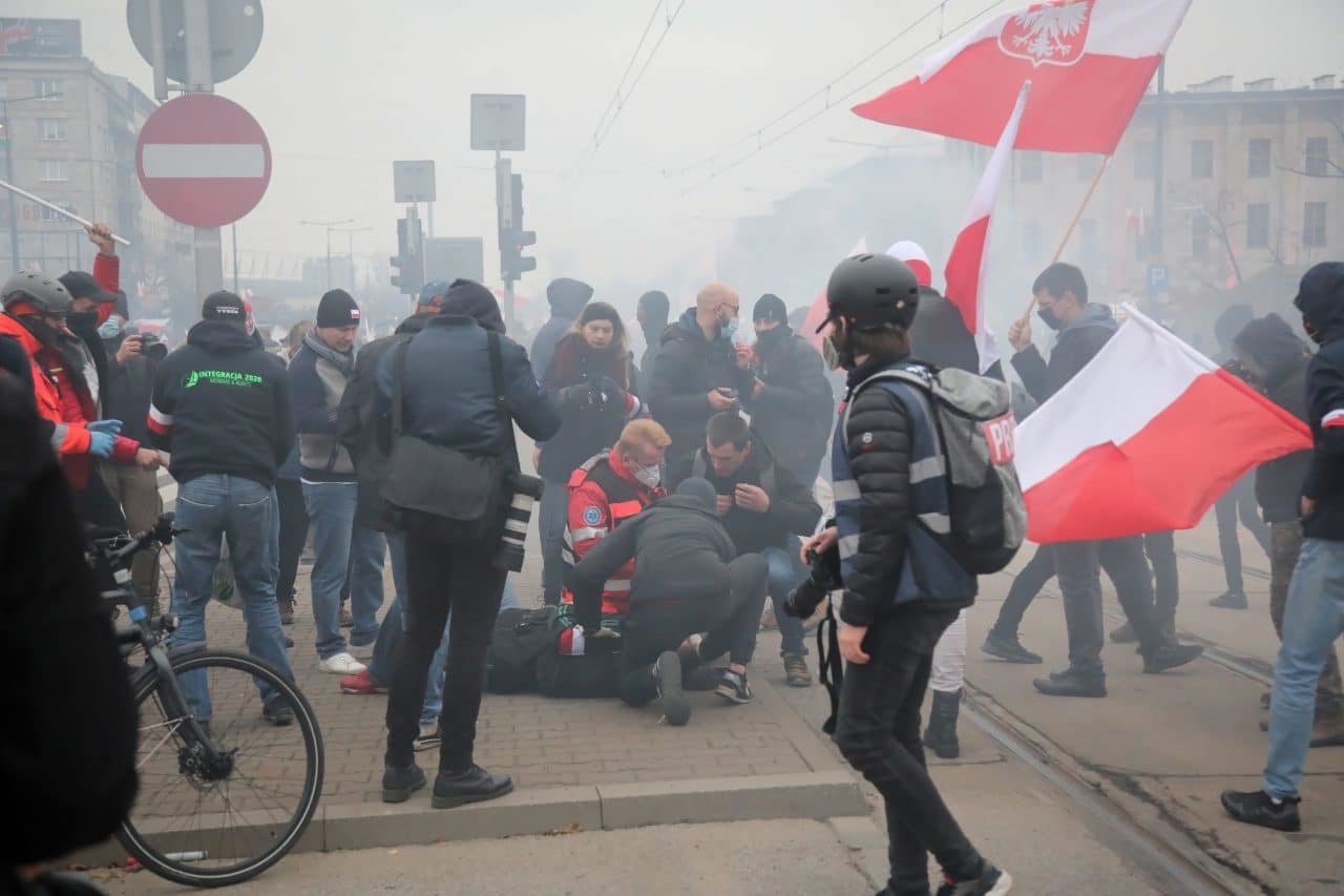 Thousands of people took part in the annual far-right march on Polish Independence Day in Warsaw. More than 10 people were arrested - Translation, news, Politics, Poland, Rally, Aggression, Longpost