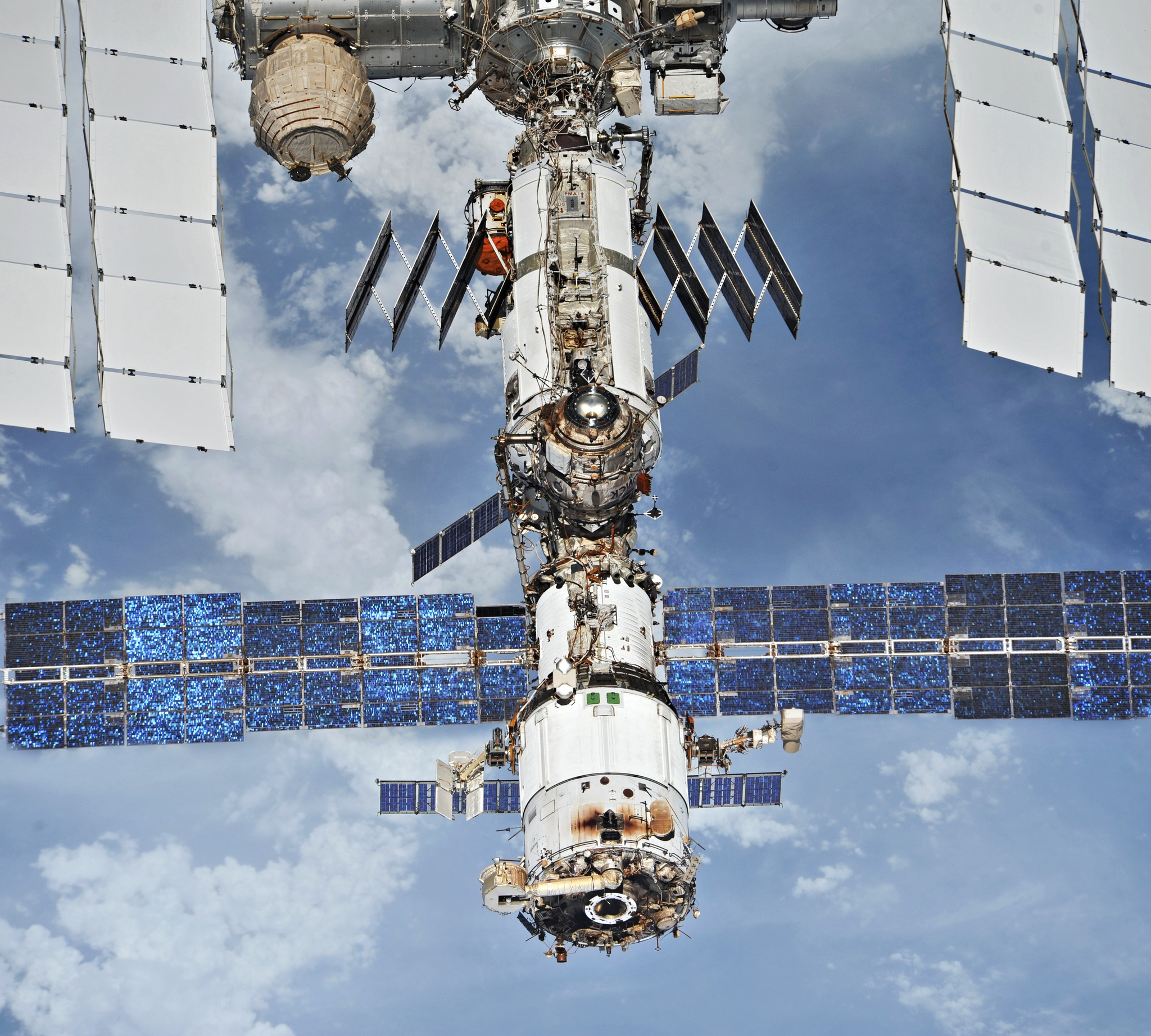 The ISS crew found a scratch next to a crack in the Russian module - Roscosmos, Cosmonautics, Space, Technologies, ISS, NASA