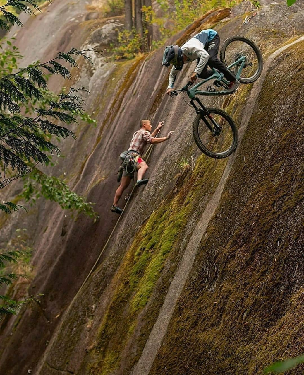 Meeting - Extreme, A bike, Rock climbing, Downhill, Mtb, Freeride, Meeting