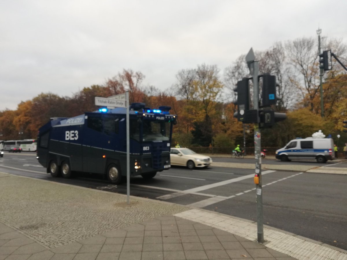 Разгон демонстрации в Берлине. 18.11.2020 - Политика, Протест, Германия, Ангела Меркель, Сарказм, Colonelcassad, Видео, Длиннопост