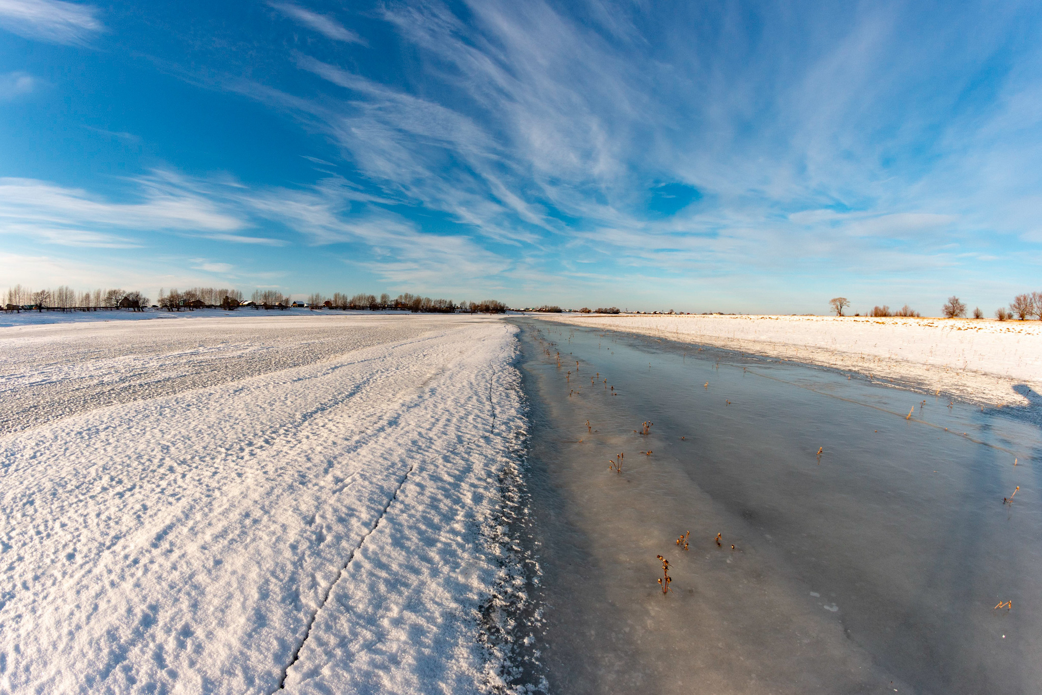 On a frozen lake - My, Lake, Landscape, The photo, Tobolsk, Beginning photographer, Canon 70d, Samyang