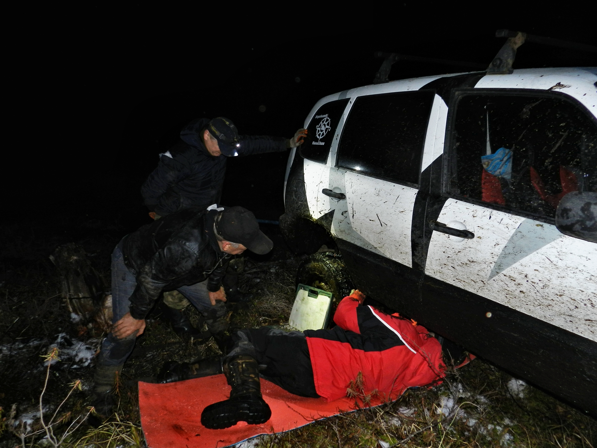 This route will be remembered for a long time! 3 km in 12 hours! Niva was abandoned for the night. 4x4, PerekatiKolsky - My, Offroad, Jeep Grand Cherokee, Jeep, Ford, Niva, 4x4, Pokatushki, Navigator, Murmansk, Kola Peninsula, Swamp, Power lines, Route, Departure, Breaking, Windlass, Колесо, Arctic, Chevrolet niva, Video, Longpost