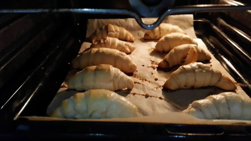 Croissants (plain) - My, Cooking, Recipe, Croissants, Easy, At home, Longpost, Video, Video recipe