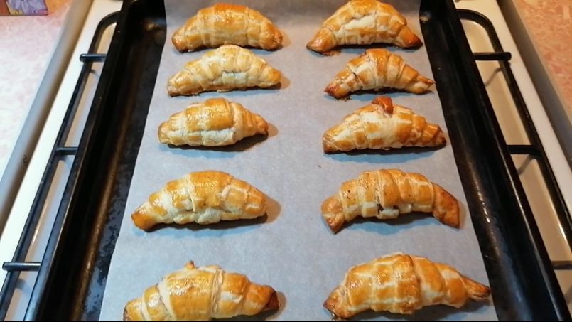 Croissants (plain) - My, Cooking, Recipe, Croissants, Easy, At home, Longpost, Video, Video recipe