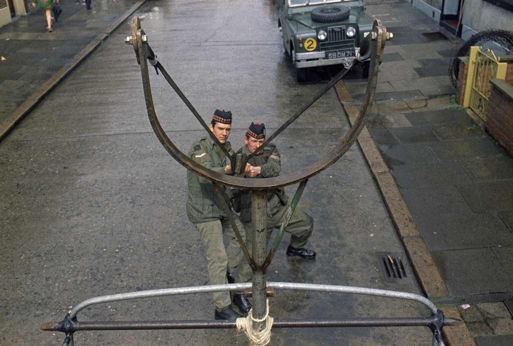 How Scottish riflemen fired grenades from a slingshot... - Northern Ireland, Great Britain, Army, Scotsman, Catapult, Story, Weapon, Longpost