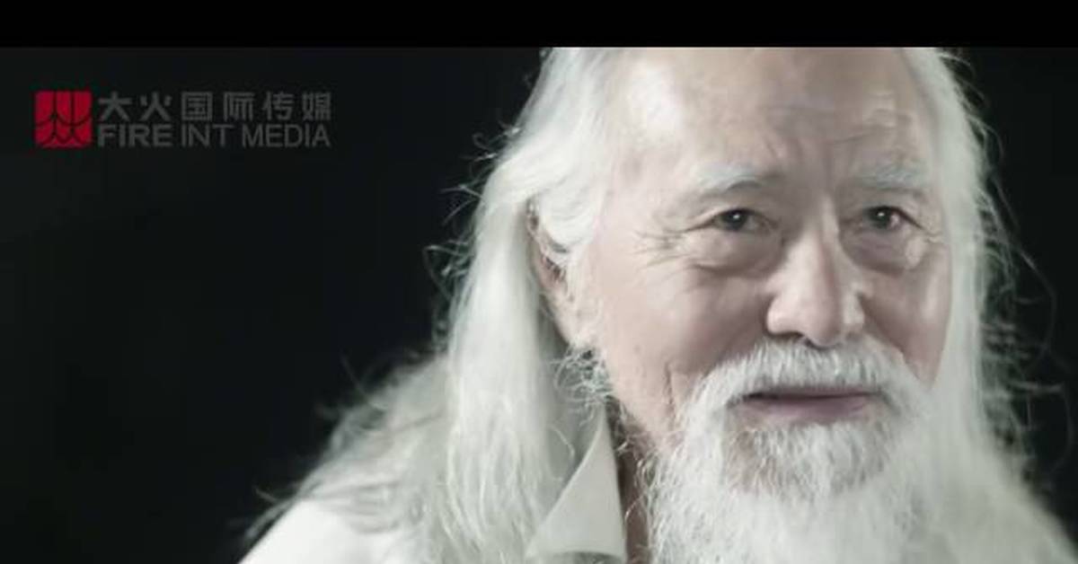 Вангу китайский. Ван Дэшунь. Ван Дэшунь 80-летний дедушка-модель. Ван Дэшунь 80-летний дедушка-модель из Китая. 80 Летний китаец.