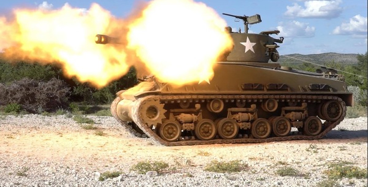 Видео tank. Tank firing. Урка танк. Дульный тормоз на танке Шерман. Modern Tank firing.