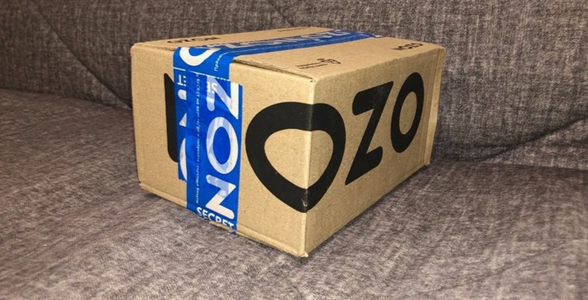 Пудра купить на озоне. Коробки Озон. Посылка с озона коробка. Упаковка посылок Озон. Брендированные короба.